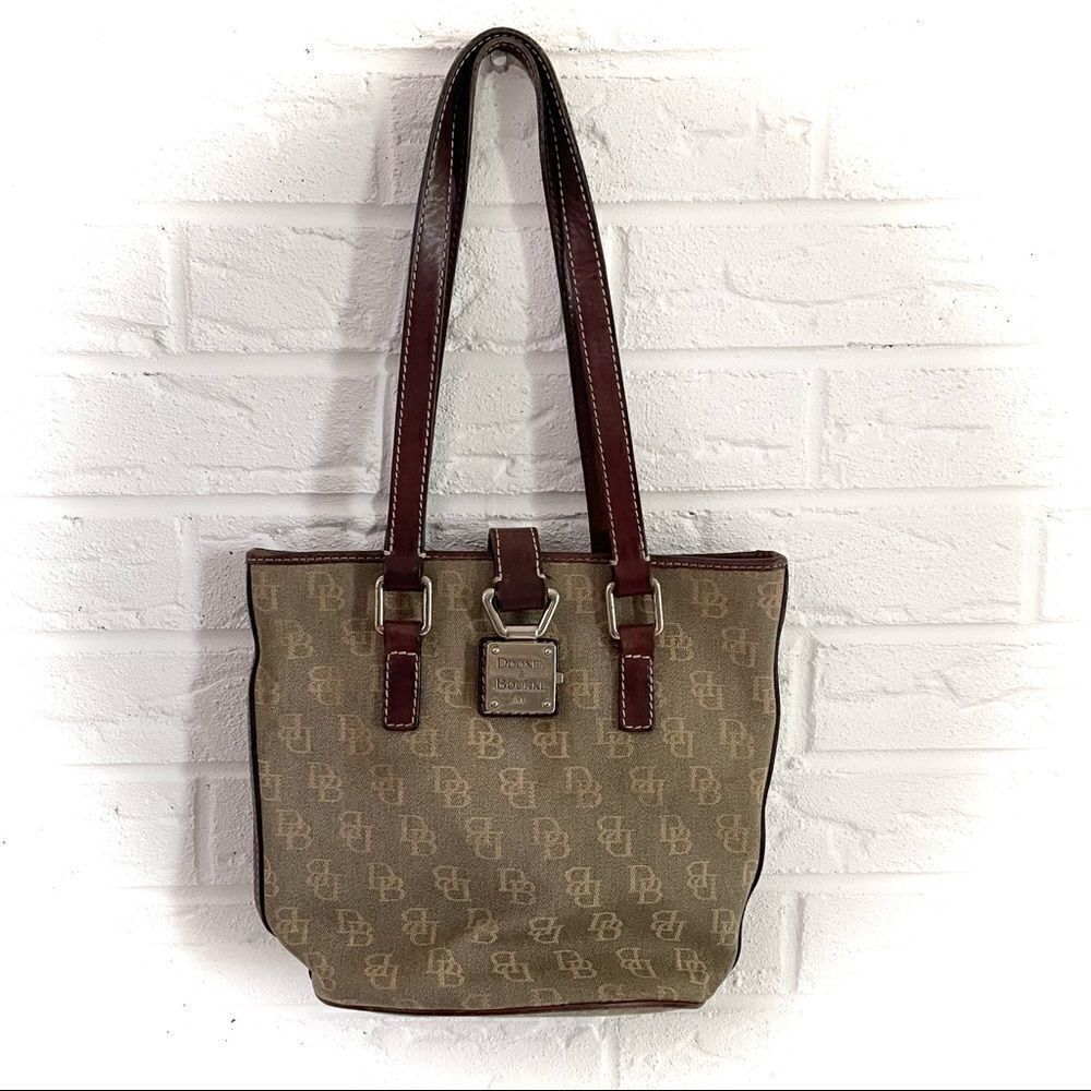 VINTAGE Dooney & Bourke Signature Logo Bucket Bag